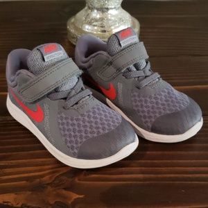Nike Revolution 4 Shoes for Kids. Size 8C.